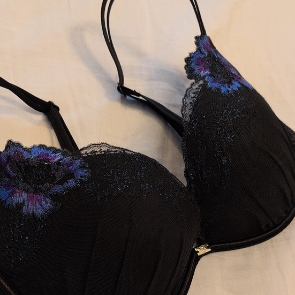 Victoria's Secret Other - Victoria's Secret Black and Blue Floral Lace Bra